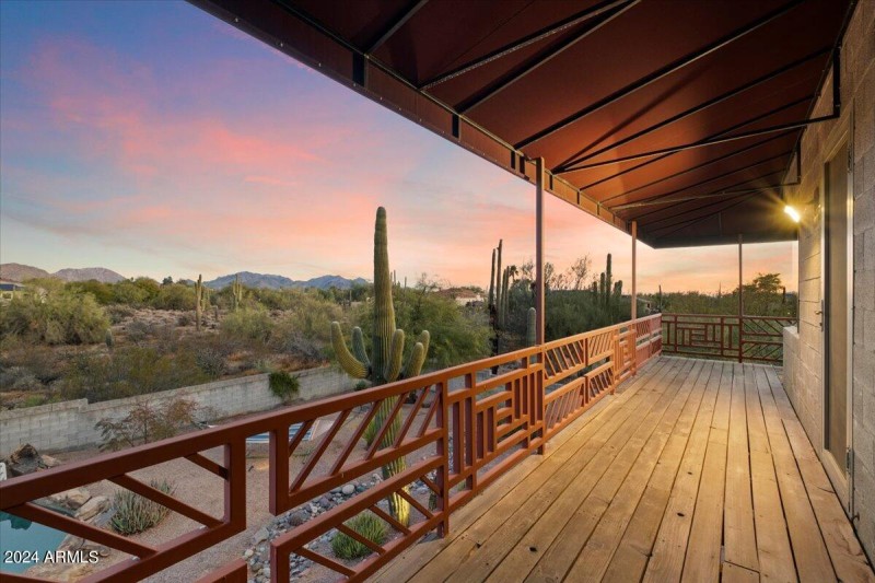 Wrap Balcony