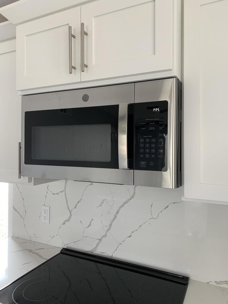 Brand new stainless appliances!