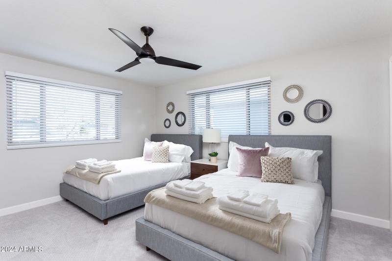 Bedroom-With-2-Full-Beds