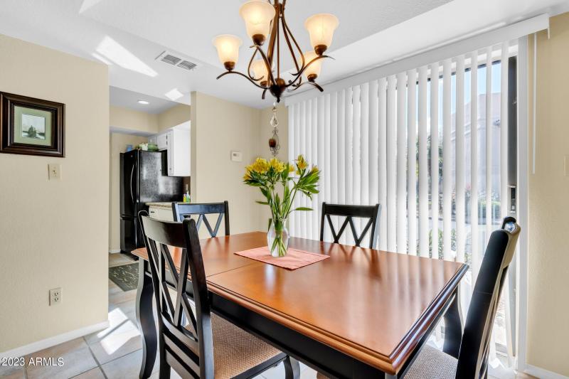 9430 E Mission Ln-14