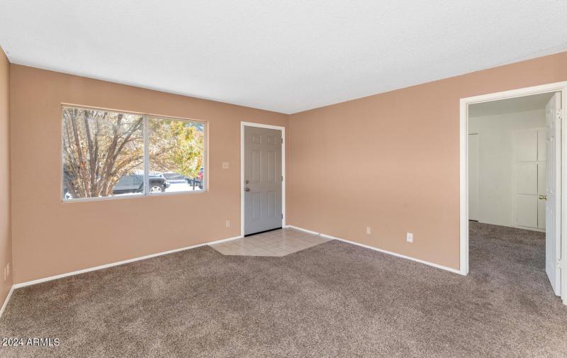 8916 North 11th St-large-010-032-8916 N