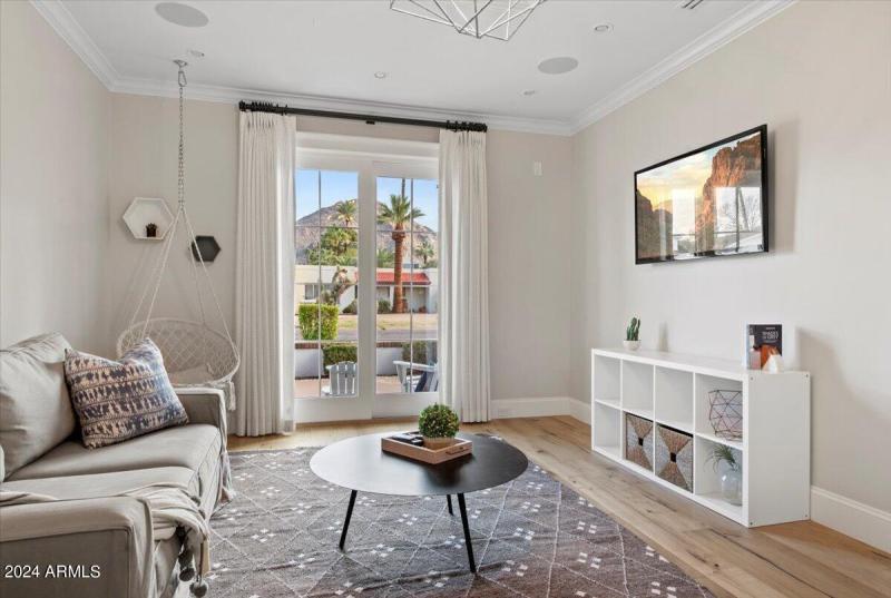 24-4549 E. Calle Tuberia 32