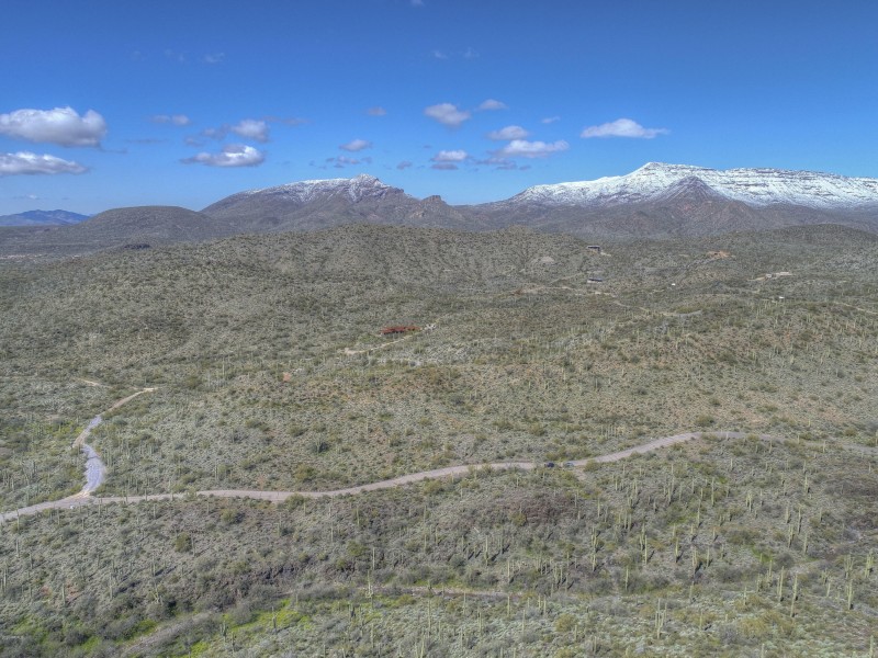 Private Estate Home Area