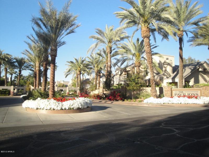 PAVILIONS FRONT ENTRY