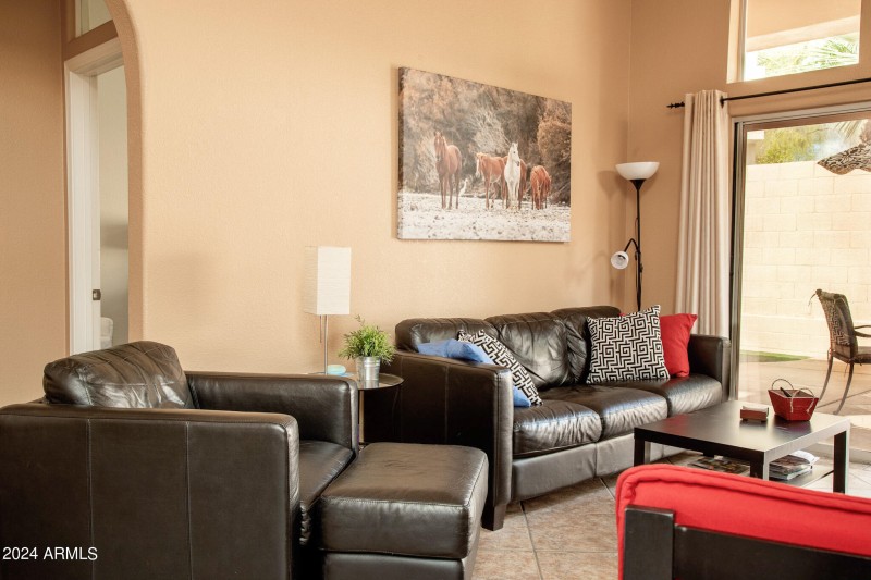 1136 East Hiddenview Dr-06