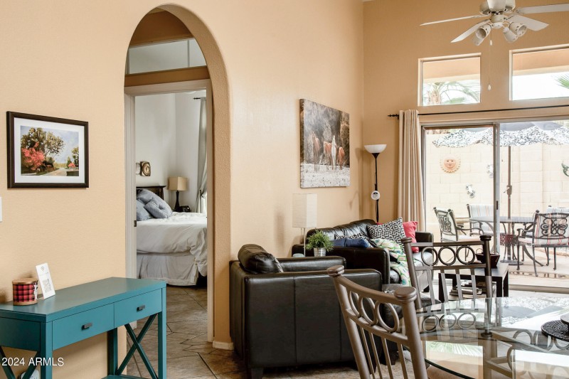 1136 East Hiddenview Dr-07