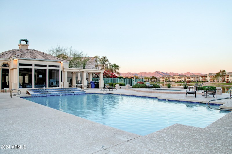 1136 East Hiddenview Dr-30