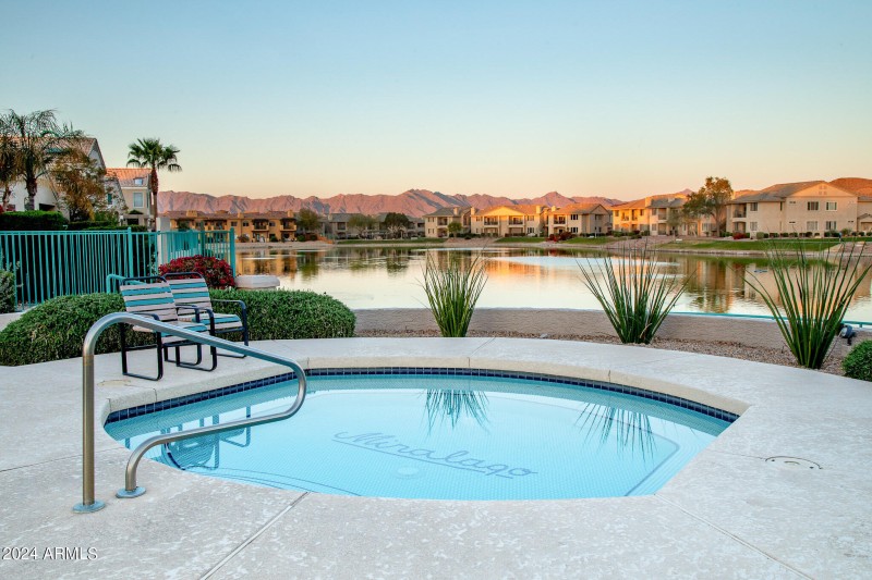 1136 East Hiddenview Dr-32