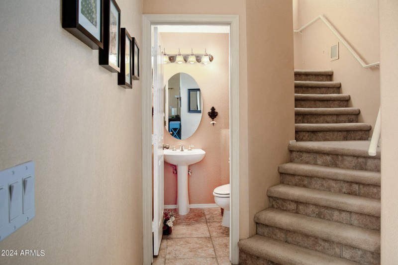 1136 East Hiddenview Dr-15