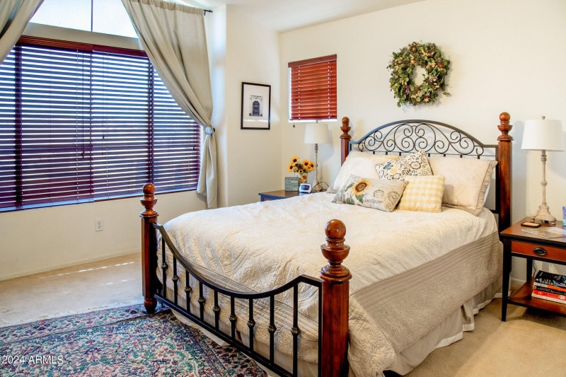 1136 East Hiddenview Dr-18