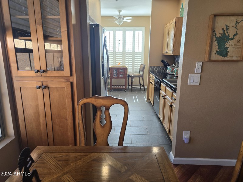 Dining to Kitchen