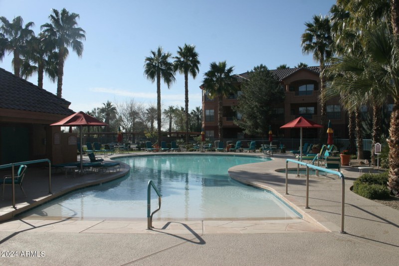 Beach-Entry Pool