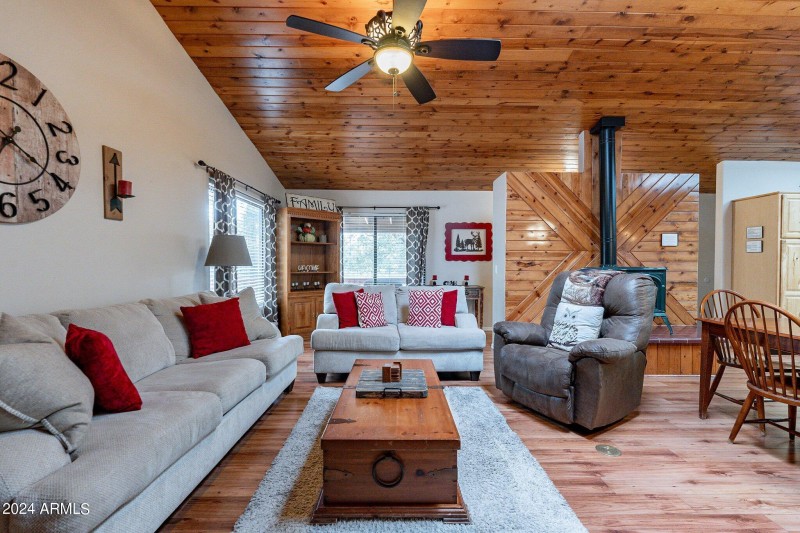 20-web-or-mls-Holly-HD-12