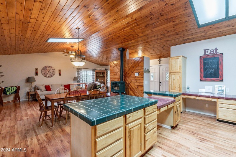 23-web-or-mls-Holly-HD-15