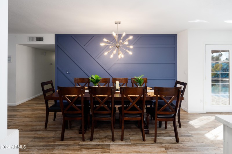 Dining Room Seats 10