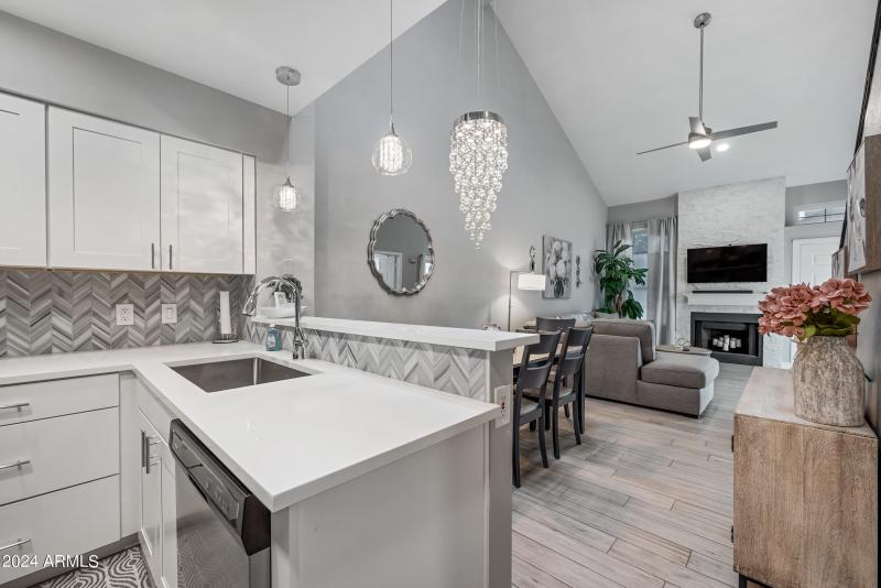 19-1717EUHD1052-ocupix 3-8