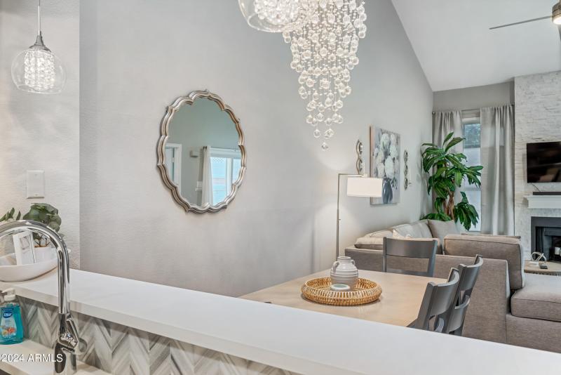 20-1717EUHD1052-ocupix 3-8