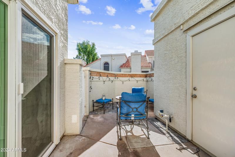 25-1717EUHD1052-ocupix 3-8