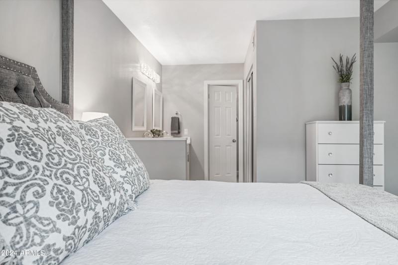 29-1717EUHD1052-ocupix 3-8