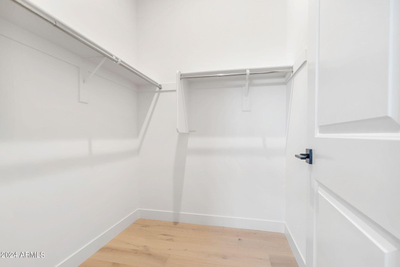 Ensuite Closet