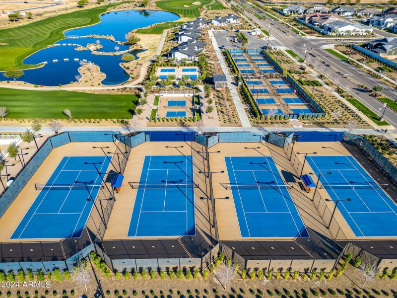 Sterling Grove Courts