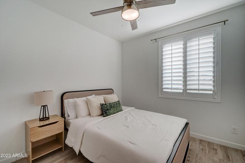 26523 N Thornhill-16