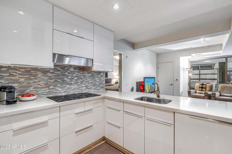 20220523182138236633000000-o