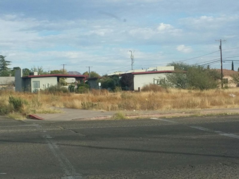 San Antonio & 11th corner lot 2