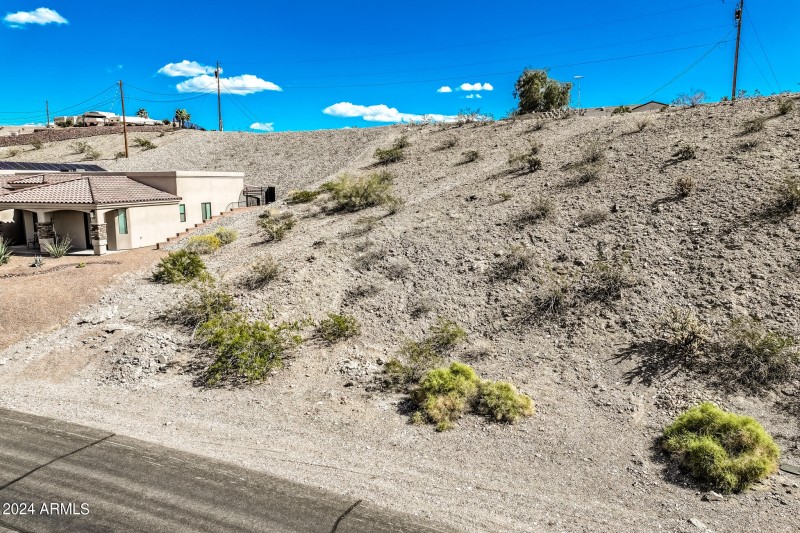 4136CarlsbadDrLotDrone_05