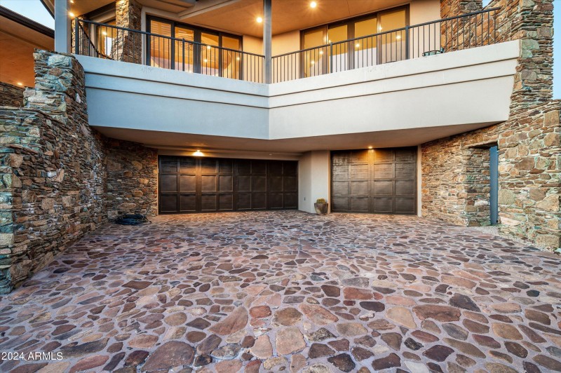 oversized 3 car garage