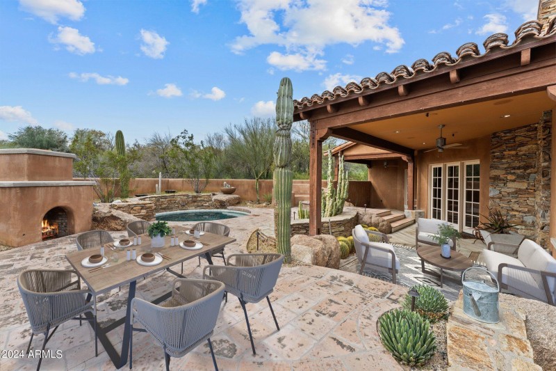 Outdoor Entertainment Area