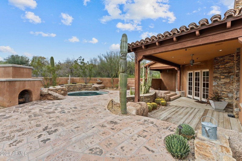 Outdoor Entertainment Area
