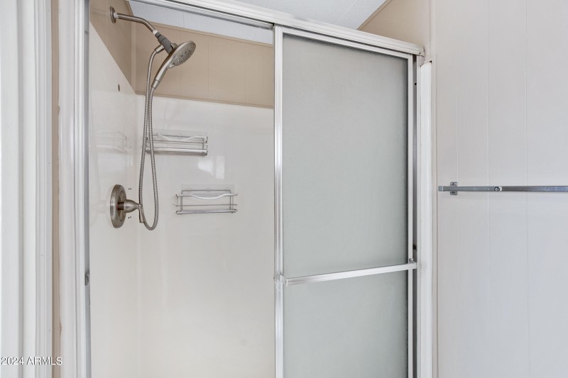 bed 2 ensuite bath