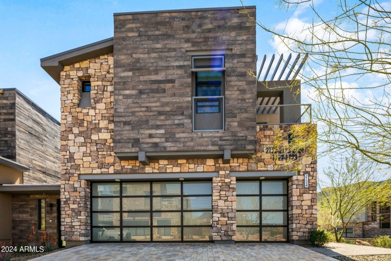 3-web-or-mls-Driveway Views