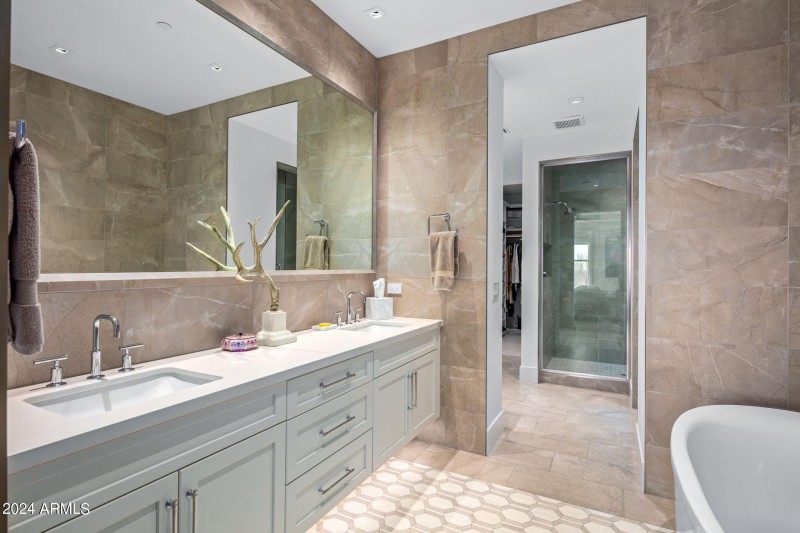 30-web-or-mls-Primary Bath ~ Vanities
