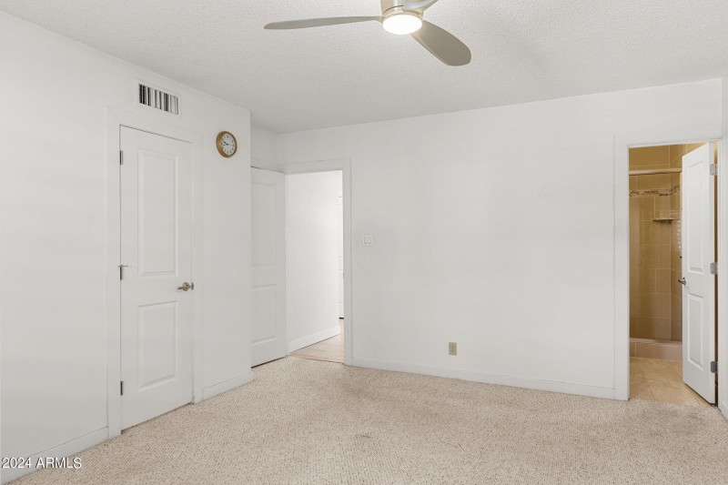 Master w/ Dual Closets