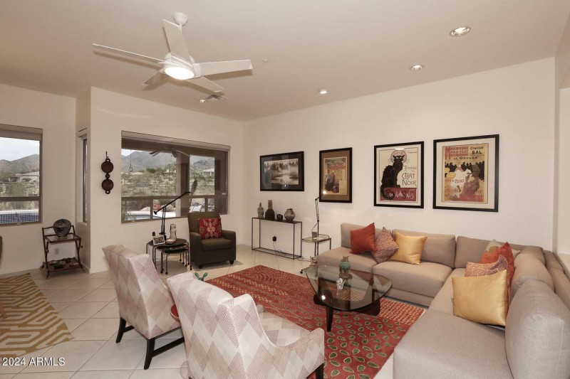 Living Room (002)