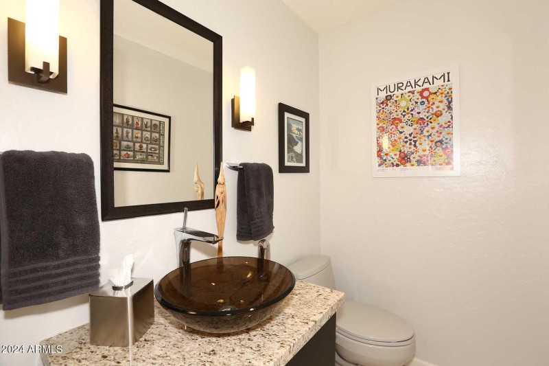 Powder Room (002)