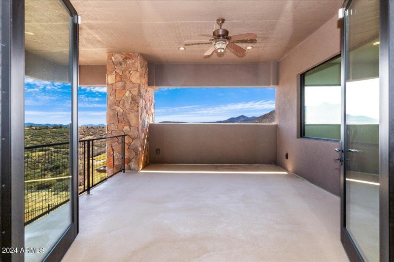 32-Deck Off 2nd Primary Suite