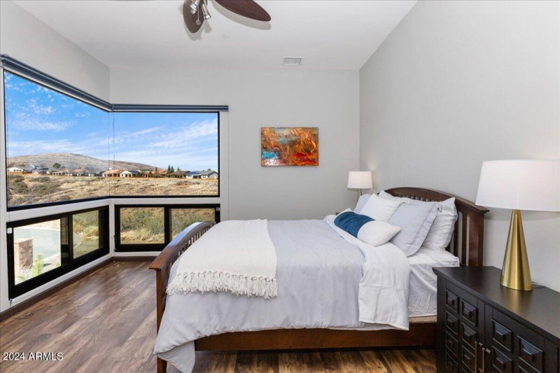 36-Bedroom