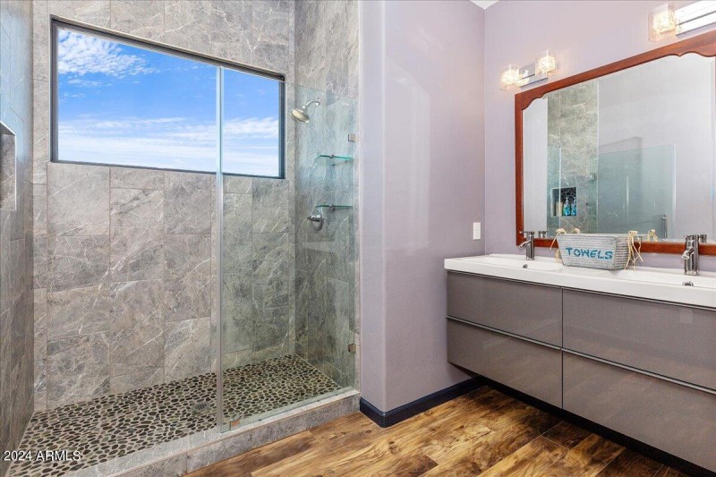 37-Guest Bathroom