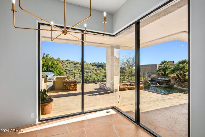 27-web-or-mls-Breakfast Nook Views