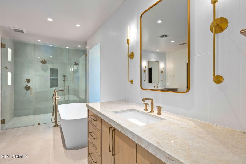 36-web-or-mls-Primary Bath ~ Vanities