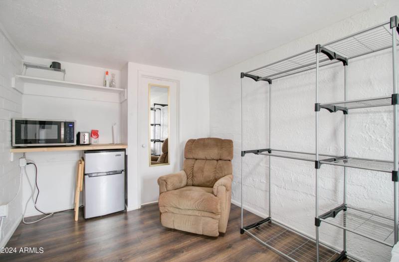 877 E Sycamore St Bunkhouse-3