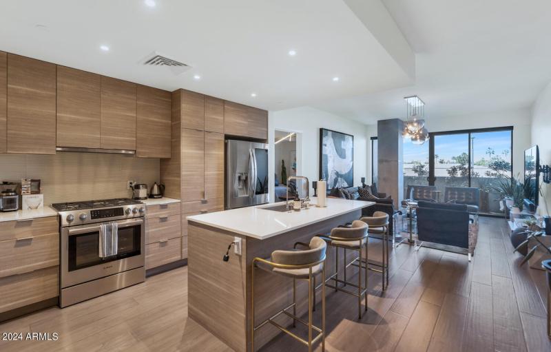 2300 E Campbell Ave-large-004-014-2300 E