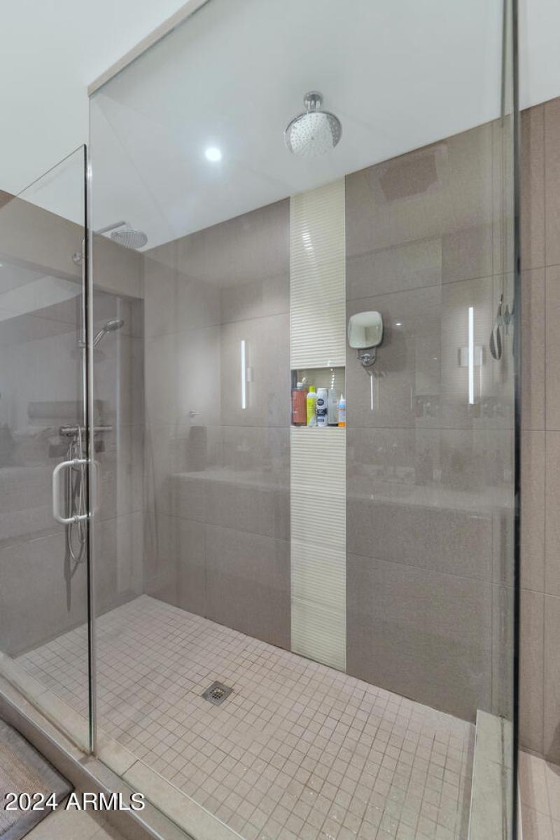 2300 E Campbell Ave-large-016-006-2300 E