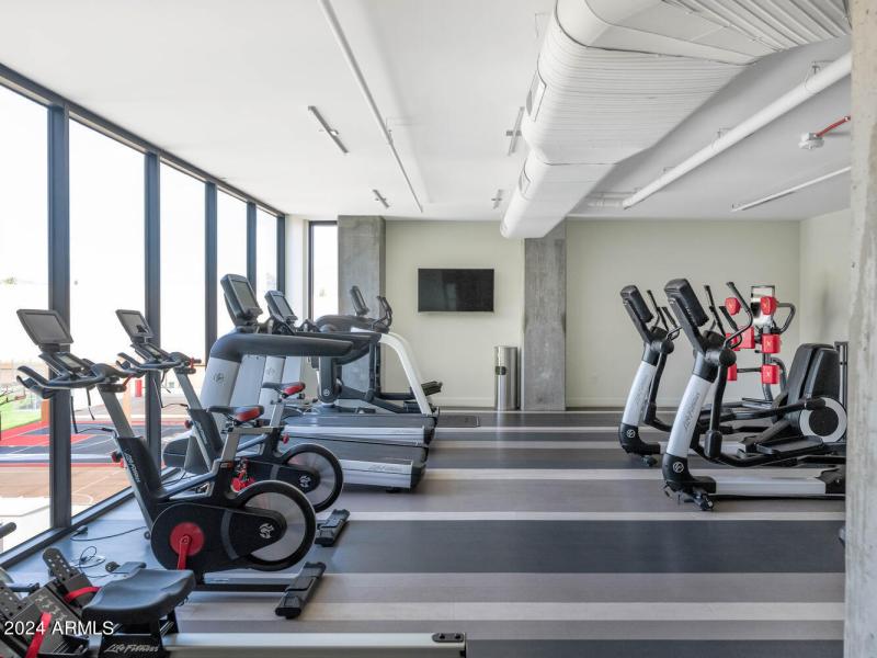 2300 E Campbell Ave-large-024-021-2300 E