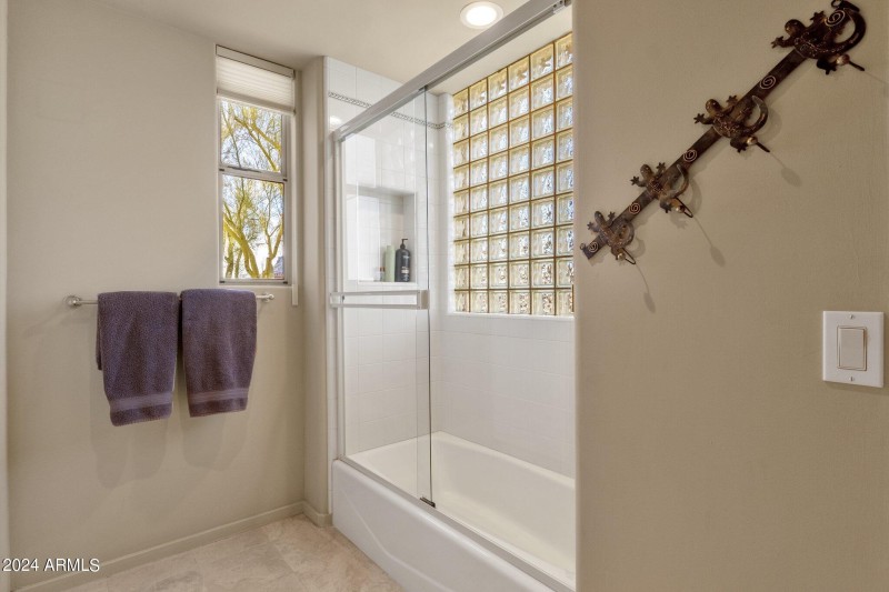 37-web-or-mls-10751-e-candlewood-dr