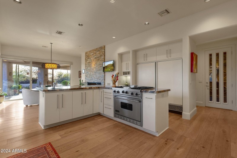29-web-or-mls-10751-e-candlewood-dr