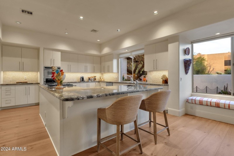 24-web-or-mls-10751-e-candlewood-dr